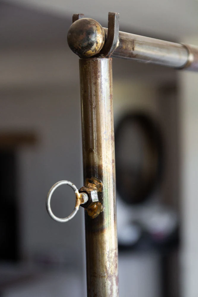 Adjustable Clamp-On Table Stand For Hanging Decorations - Image 4